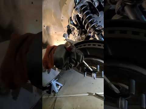 How to Replace Front Strut Assemblies on a 2018 Ford Expedition (Step-by-Step Guide)