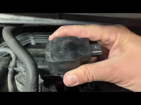 Honda Fit GK5 2018-2020 EASY Spark plug or coil replacement.