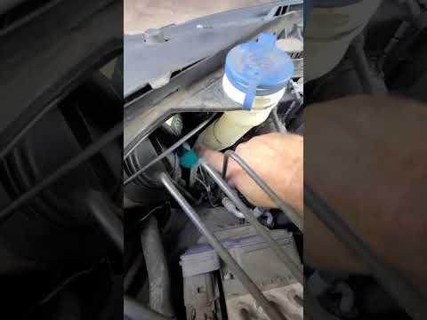 Mercedes Gle 350. Headlight Bulb replacement.