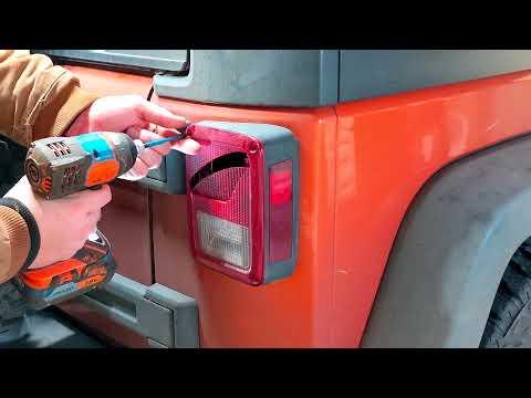 Replacing A Jeep Wrangler JK Taillight