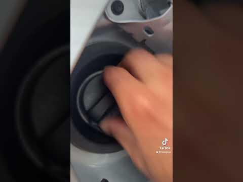 How to Replace the Fuel Cap on a 2016 Nissan Versa