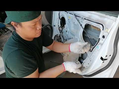 HYUNDAI ACCENT REPLACEMENT OF  FRONT DOOR LOCK RH