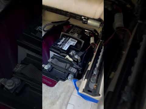 Changing the battery on a 2017 Jeep Grand Cherokee with Stop Start