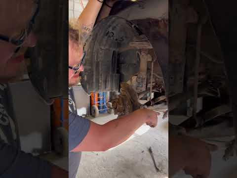 How to replace an outer tie rod, specifically a Toyota Prius today