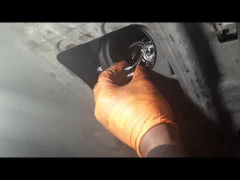 BENZ GLC 300 LOW BEAM HEADLIGHT BULB REPLACEMENT