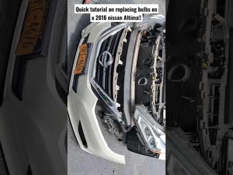 2016 Nissan Altima( signal bulb) replacement.