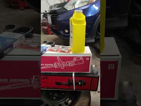 How to replace front strut on honda HRV